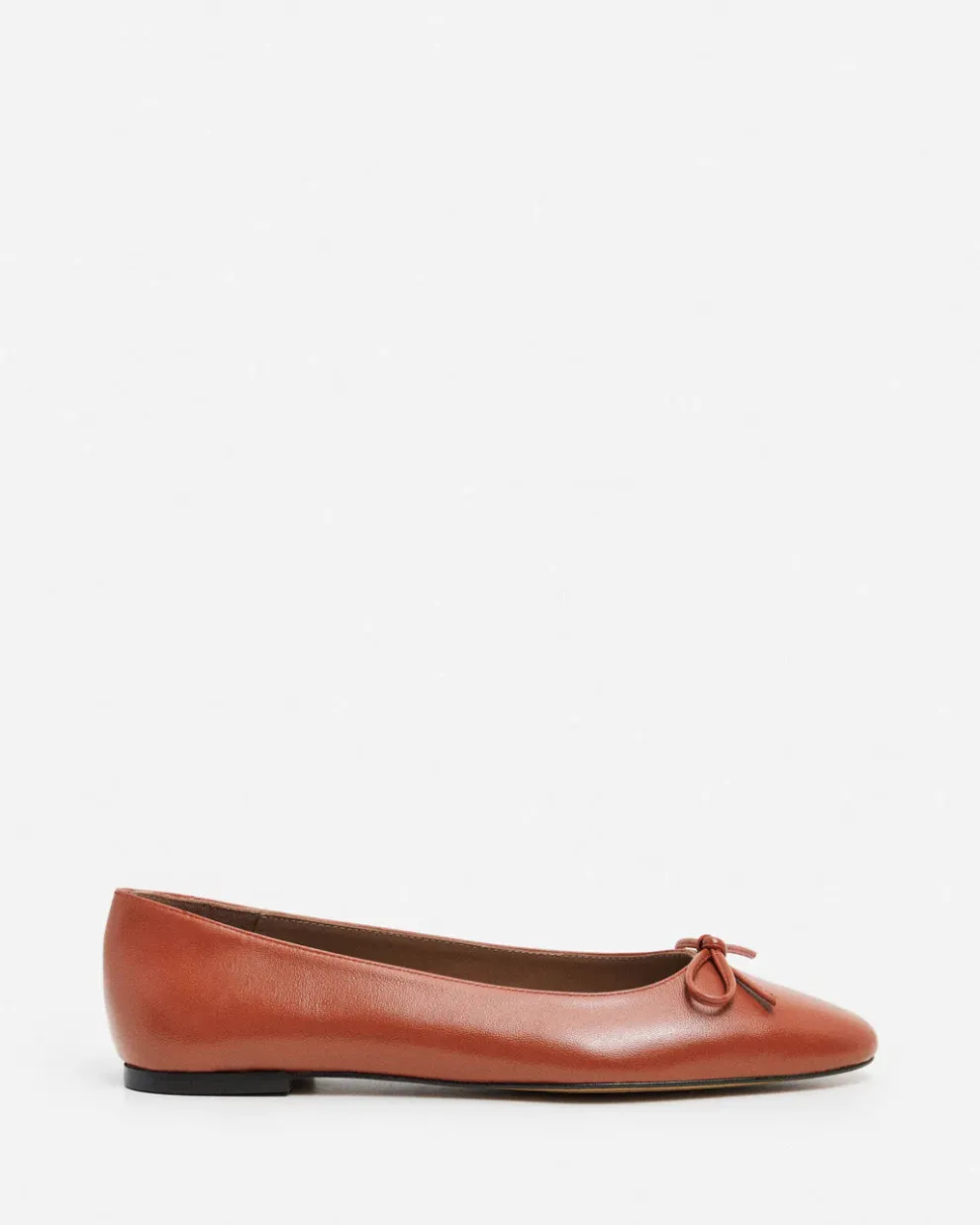Flattered - Bodil Leather